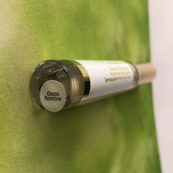 Senegence LipSense ooops! Remover - Picture 2 of 3